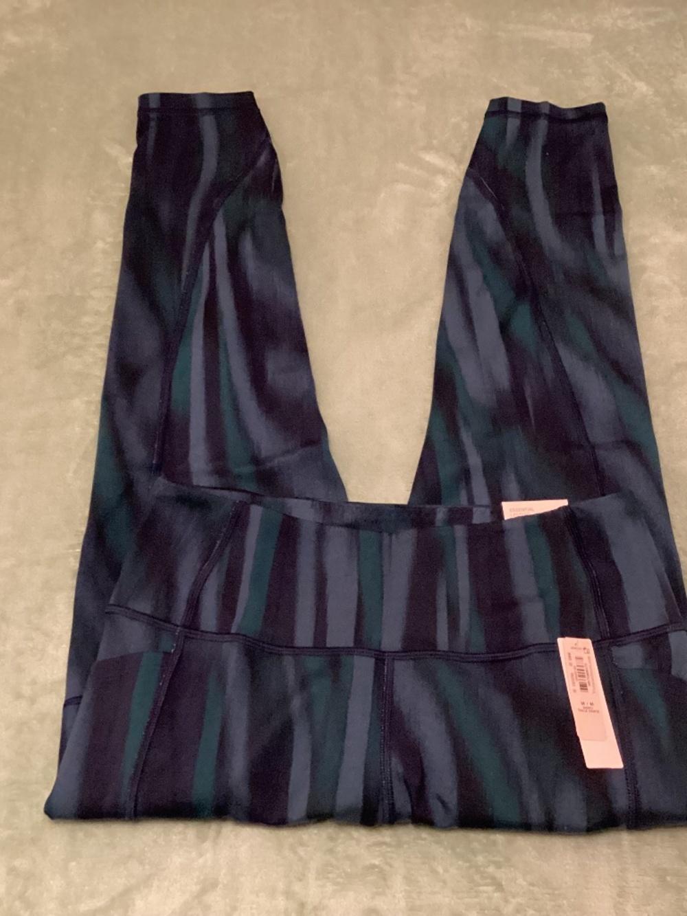 Victoria’s Secret essential high rise leggings. New with tag.